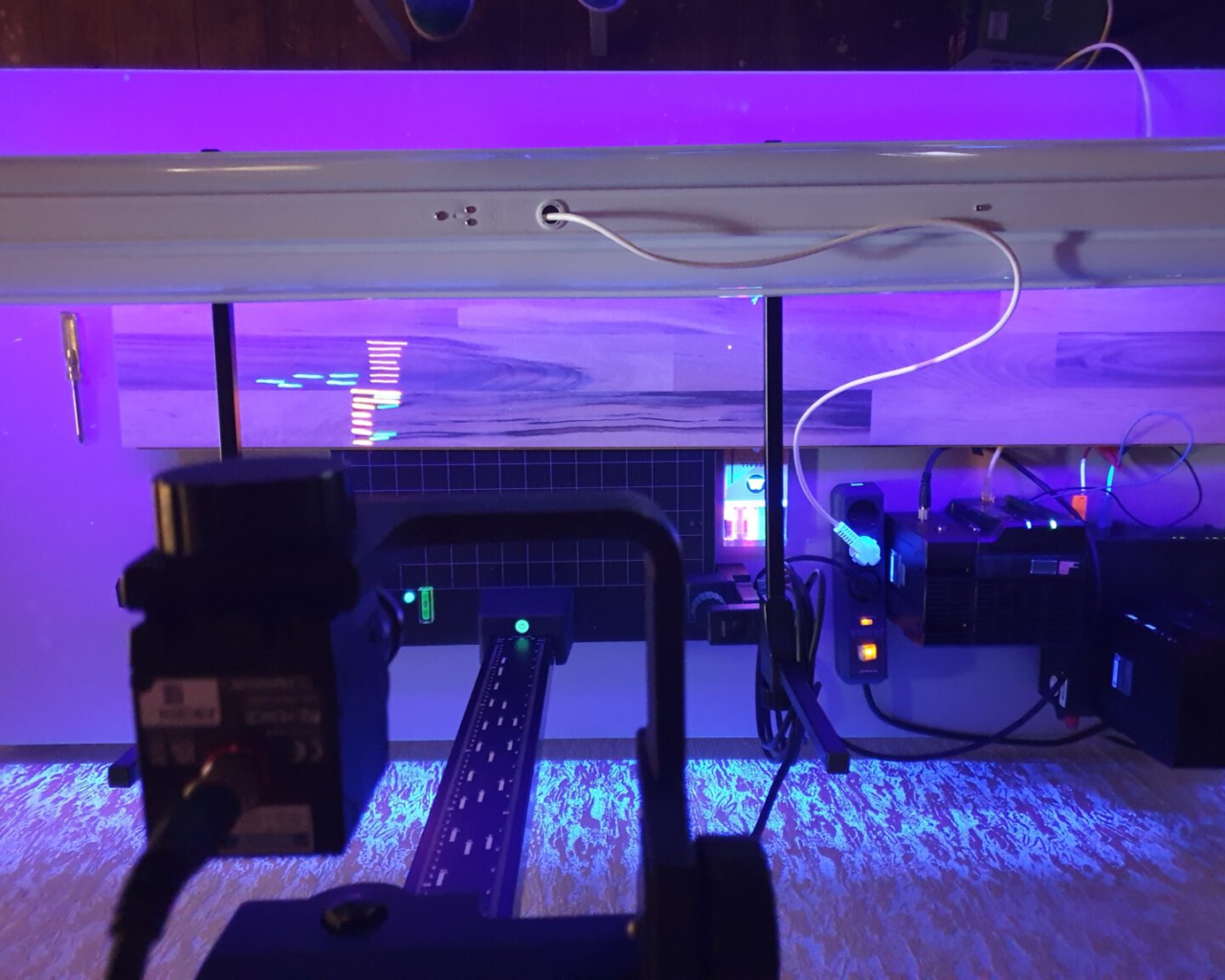 LeitVIEW UV fluorescence excitation and emission test